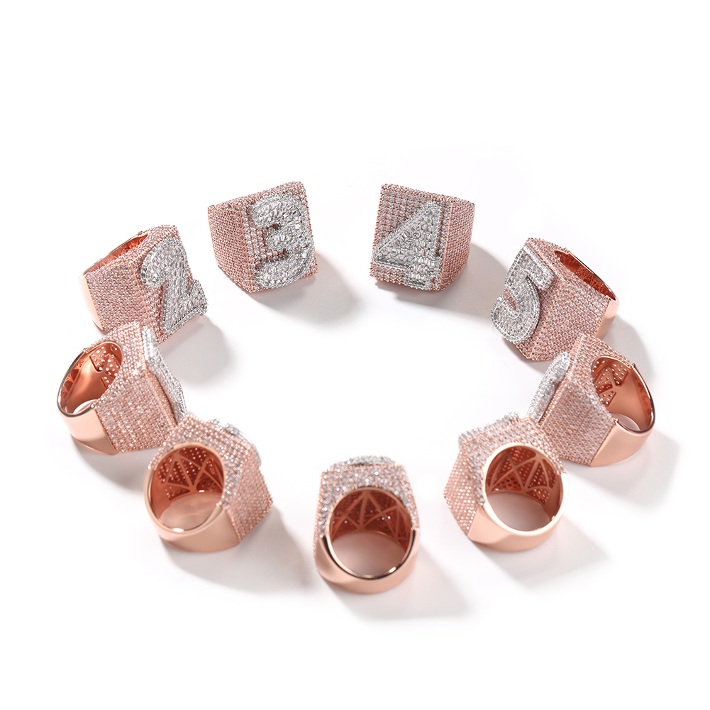 Uwin Big Square Custom Rings T - đánh giá và giá Initial Ring Custom
